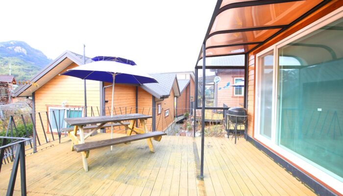 송이능이방 전경